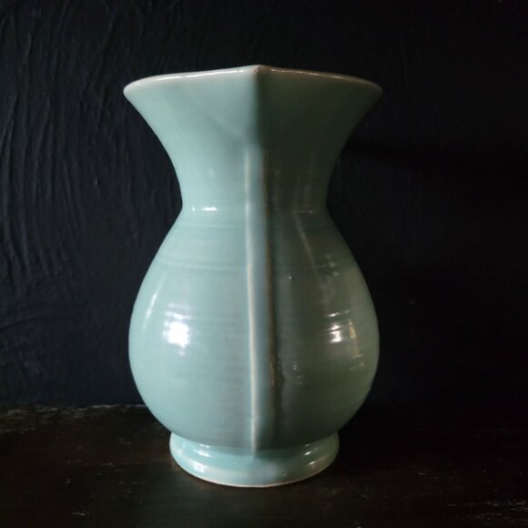 Vintage Light Green USA Pottery Pitcher With Flared Rim Design Marked #548 - Picture 4 of 7